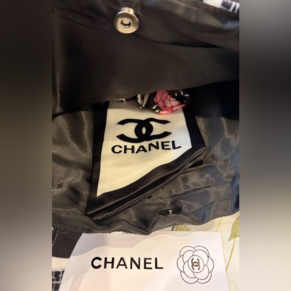 NWT CHANEL VIP Fashion Black & White Logo Patchwork Tote w/Scarf & scrunchie - Picture 6 of 7